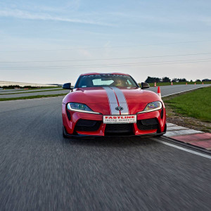 Jazda Toyota GR Supra | Tor Poznań | Fastline Supercars | 5 okrążeń | Prezent | Voucher | Karta podarunkowa | Bon | Cena