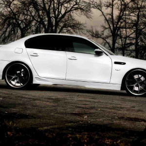 Jazda BMW M5 V10 po torze w fotelu pasażera | Warszawa | ASM Rent Car | Prezent | Voucher | Karta podarunkowa | Bon | Cena