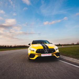 Jazda Mercedes A45s AMG | Tor Modlin | Fastline Supercars | 3 okrążenia | Prezent | Voucher | Karta podarunkowa | Bon | Cena