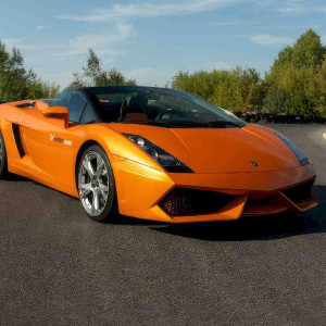 Jazda Lamborghini Gallardo - 2 okrążenia | Wiele lokalizacji | Super Cars | Z filmowaniem | 2 okrążenia | Prezent | Voucher | Karta podarunkowa | Bon | Cena