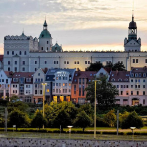 Relaksacyjny pobyt z masażami w Hotel Zamek Centrum **** | Szczecin | 2 osoby | Prezent | Voucher | Karta podarunkowa | Bon | Cena