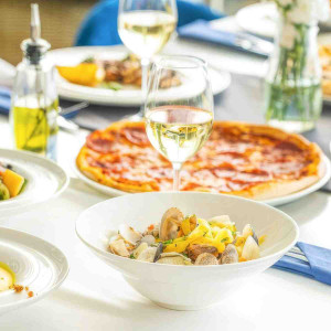 Kolacja we dwoje | Grodzisk Mazowiecki | Hotel Kozerki | 2 osoby | Prezent | Voucher | Karta podarunkowa | Bon | Cena