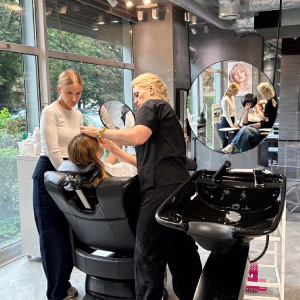 Manicure + Strzyżenie (lakier klasyczny) | Kraków | Fast Line Studio | Prezent | Voucher | Karta podarunkowa | Bon | Cena