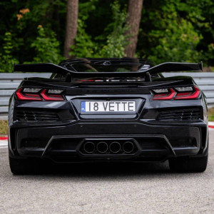 Jazda Chevrolet Corvette C8 Z06 (15 okrążeń) | Motopark Kraków | SJS | 15 okrążeń | Prezent | Voucher | Karta podarunkowa | Bon | Cena