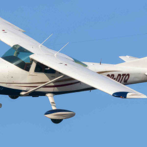 Lot widokowy samolotem Cessna | Łódź (Ldzań) | 40 minut | do 3 osób | Prezent | Voucher | Karta podarunkowa | Bon | Cena