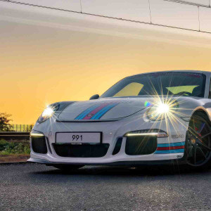 Szkolenie wyścigowe na Porsche 911 | Tor Poznań (kartingowy, 1 okrążenie) | 1 osoba | Prezent | Voucher | Karta podarunkowa | Bon | Cena