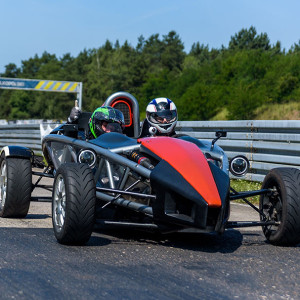 Jazda bolidem Ariel Atom | Wiele lokalizacji | DEVIL-CARS | 2 okrążenia | Prezent | Voucher | Karta podarunkowa | Bon | Cena