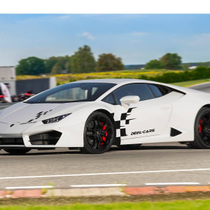 Jazda Lamborghini Huracan Wiele Torów 4 okrążenia | Wiele Torów | Devil-Cars | Prezent | Voucher | Karta podarunkowa | Bon | Cena