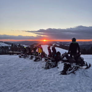 Jazda skuterem śnieżnym | Żywiec (Beskid Żywiecki) | 1 godzina | 2 osoby | Prezent | Voucher | Karta podarunkowa | Bon | Cena