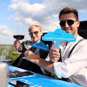 Dinner in the sky | Wiele lokalizacji | Dinner In The Sky | 1 osoba | Prezent | Voucher | Karta podarunkowa | Bon | Cena