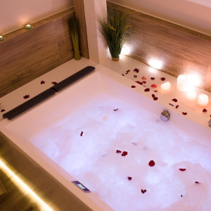 Kąpiel Relaksacyjna | Kraków | Ambra Day SPA | 1 osoba | W różanym ogrodzie | Prezent | Voucher | Karta podarunkowa | Bon | Cena
