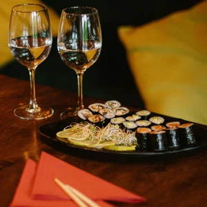 Romantyczna kolacja we dwoje | Wrocław | Koku Sushi | Prezent | Voucher | Karta podarunkowa | Bon | Cena