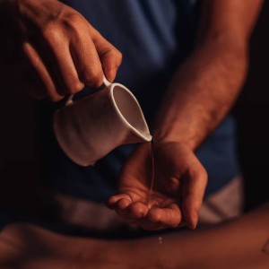 Masaż świecą | Relax SPA Bytom | 1 osoba | Prezent | Voucher | Karta podarunkowa | Bon | Cena