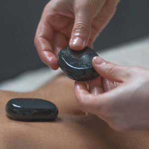 Ekskluzywny masaż SPA | Warszawa | MedEstelle Institute | 1 godzina | Masaż gorącymi kamieniami | Prezent | Voucher | Karta podarunkowa | Bon | Cena