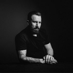 Męska sesja studyjna w klasycznym stylu hollywood lub noir | Katowice | Wojciech Nowak Fotografia | Prezent | Voucher | Karta podarunkowa | Bon | Cena