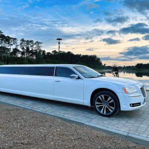 Imprezowa przejażdżka limuzyną Chrysler Prestige | Warszawa | Prezent | Voucher | Karta podarunkowa | Bon | Cena