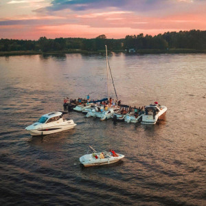 Party boat | Event na wodzie | Zalew Zegrzyński (Warszawa) | do 9 osób | Prezent | Voucher | Karta podarunkowa | Bon | Cena