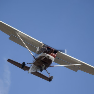 Lot samolotem Cessna | Białystok | 1 osoba | Prezent | Voucher | Karta podarunkowa | Bon | Cena