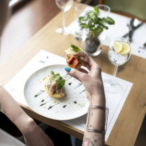 Kolacja we dwoje | Tarnów | Pół Na Pół | 2 osoby | Prezent | Voucher | Karta podarunkowa | Bon | Cena