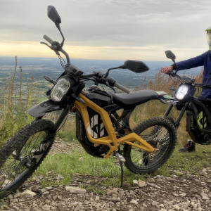Jazda motocrossem elektrycznym | Częstochowa | 2 osoby | Prezent | Voucher | Karta podarunkowa | Bon | Cena