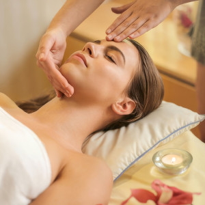 Voucher SPA 500 PLN | Bydgoszcz | Harmonia Instytut Pielęgnacji Doskonałej | 500 PLN | Prezent | Voucher | Karta podarunkowa | Bon | Cena