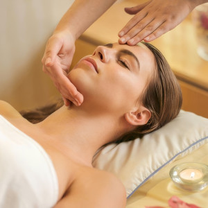 Masaż kobido | Warszawa (Wilanów) | Val Health&Beauty | 80 minut | 1 osoba | Prezent | Voucher | Karta podarunkowa | Bon | Cena