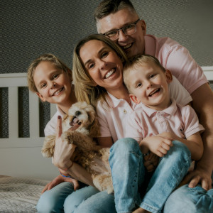 Portret rodzinny - sesja fotograficzna | Warszawa | 10 zdjęć | Prezent | Voucher | Karta podarunkowa | Bon | Cena