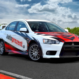 Jazda Mitsubishi Lancer EVO | Radom (Tor Jastrząb) | AUTOPREZENT | 1 okrążenie | Prezent | Voucher | Karta podarunkowa | Bon | Cena