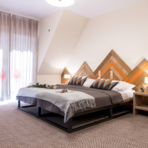 Pobyt w pensjonacie Novobilski | Białka Tatrzańska | 2 noce | uwzględniając weekend | 2 osoby | pokój Deluxe | Prezent | Voucher | Karta podarunkowa | Bon | Cena
