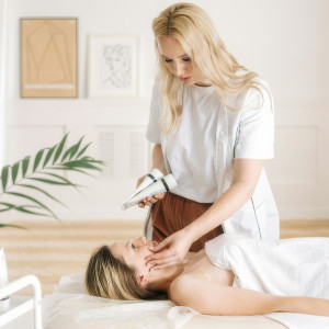 Voucher kwotowy do SKINLAB | Warszawa | 200 PLN | Prezent | Voucher | Karta podarunkowa | Bon | Cena