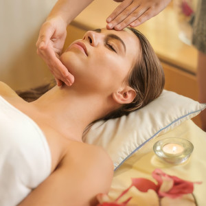 Voucher SPA 1500 PLN | Katowice (Łaziska Górne) | Studio urody i masażu Dobra Aura | 1500 PLN | Prezent | Voucher | Karta podarunkowa | Bon | Cena
