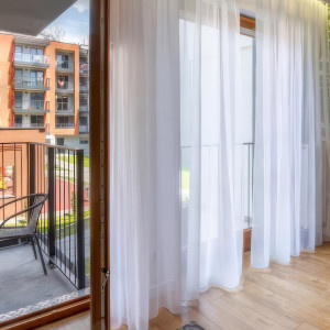 Pobyt w Glass-House Apartments | Kraków | 2 noce | Weekend | Deluxe z Jacuzzi & TV nad wanną i nad łóżkiem | Prezent | Voucher | Karta podarunkowa | Bon | Cena
