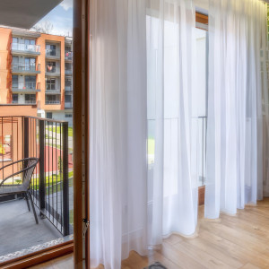 Pobyt w Glass-House Apartments | Kraków | 2 noce | W tygodniu | Deluxe z Jacuzzi & TV nad wanną i nad łóżkiem | Prezent | Voucher | Karta podarunkowa | Bon | Cena