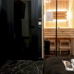 Pobyt w Glass-House Apartments | Kraków | 1 noc | W tygodniu | Executive z Jacuzzi & Sauną | Prezent | Voucher | Karta podarunkowa | Bon | Cena