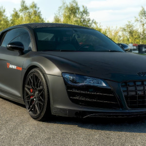 Jazda Audi R8 - 1 okrążenie | Radom (Tor Jastrząb) | Super Cars | 1 okrążenie | Prezent | Voucher | Karta podarunkowa | Bon | Cena