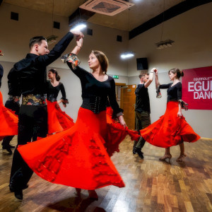 Karnet na zajęcia taneczne w Egurrola Dance Studio | Warszawa | zajęcia 2 razy w tygodniu | Prezent | Voucher | Karta podarunkowa | Bon | Cena