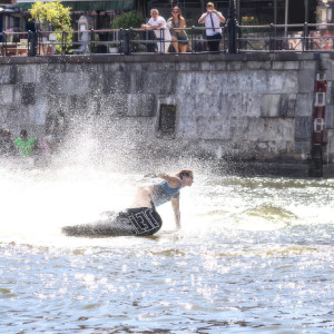 Kurs e-surf | Poznań | 3 osoby | Prezent | Voucher | Karta podarunkowa | Bon | Cena