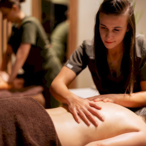 Voucher SPA 1000 PLN | Toruń | Iconic CLINIC&SPA | 1000 PLN | Prezent | Voucher | Karta podarunkowa | Bon | Cena