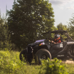 Jazda Polaris PZR Turbo S | Częstochowa | Klinika 4x4 | jako kierowca | 1 okrążenie | Prezent | Voucher | Karta podarunkowa | Bon | Cena