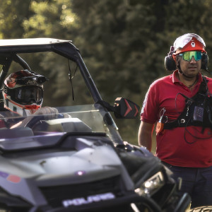 Jazda Polaris PZR Turbo S | Częstochowa | Klinika 4x4 | jako pasażer (z Olafem Chłopkiem) | 2 okrążenia | Prezent | Voucher | Karta podarunkowa | Bon | Cena