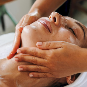 Masaż kobido | Józefów | Head Spa | Prezent | Voucher | Karta podarunkowa | Bon | Cena