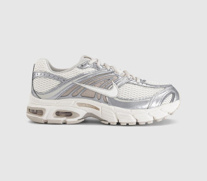 Nike Womens Air Max Moto 2k Trainers Pale Ivory Sail Metallic Silver In Natural, 4