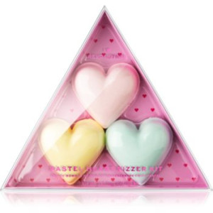 I Heart Revolution Fizzer Kit Pastel Heart conjunto (para banho) para mulheres . Fizzer Kit Pastel Heart