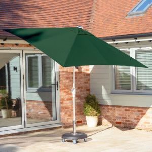 Zelos 2.5m Square Parasol in Green with LED Lighting | UV50+ Protection | Battery Powered | Cover Included | Rust Resistant | 1 Year Guarantee