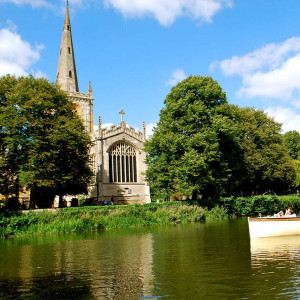 Stratford Upon Avon Boat Cruise with Afternoon Tea For Two | Virgin Experience Days / Voucher Gift