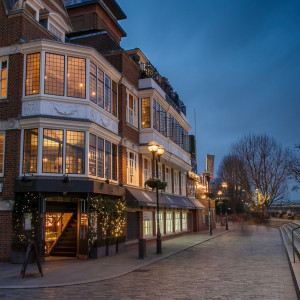 Three Course Dinner And Cocktail For Two At The Swan Restaurant For An Unforgettable Dining Experience - Virgin Experience Days Gift Card Pack | Afternoon Tea for Two | Virgin Experience Days
