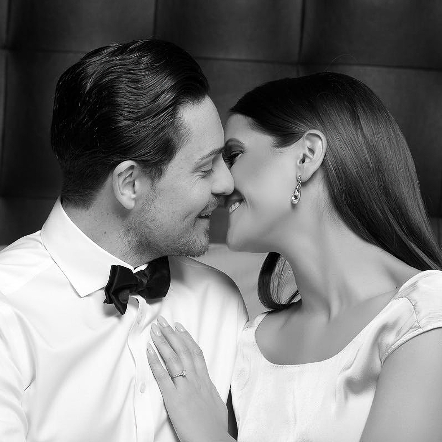 Engagement Celebration Photoshoot for Two | Virgin Experience Days / Voucher Gift