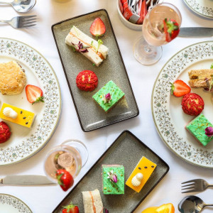 Prosecco Afternoon Tea for Two at DoubleTree by Hilton London - Victoria | Virgin Experience Days / Voucher Gift