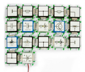 BricKnowledge 115589 Basic Set Experimentier-Box