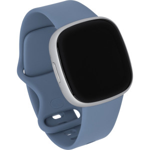 Fitbit Versa 4 Wasserfallblau / Aluminium in Platin